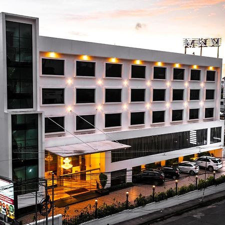 Kkm International Hotel Thiruvananthapuram Exterior foto