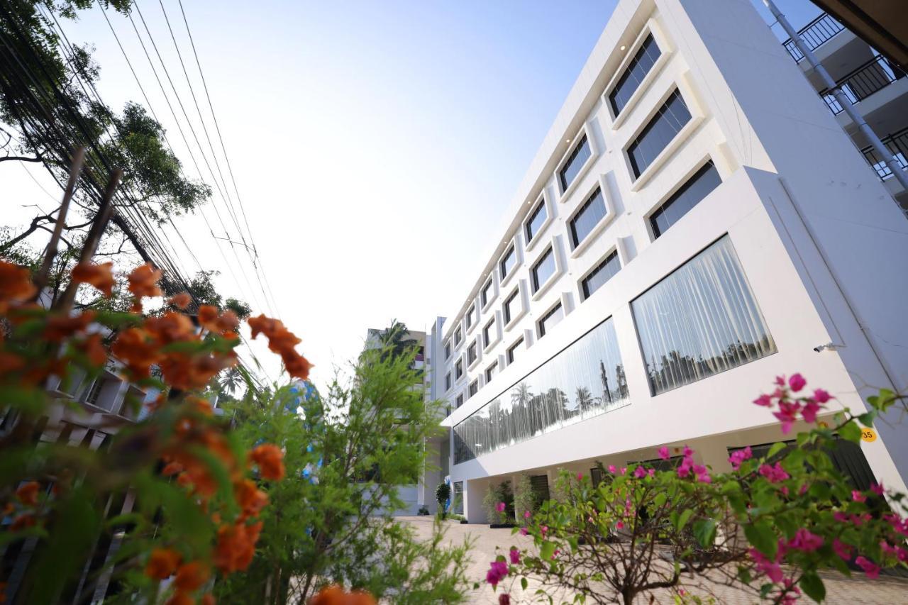 Kkm International Hotel Thiruvananthapuram Exterior foto