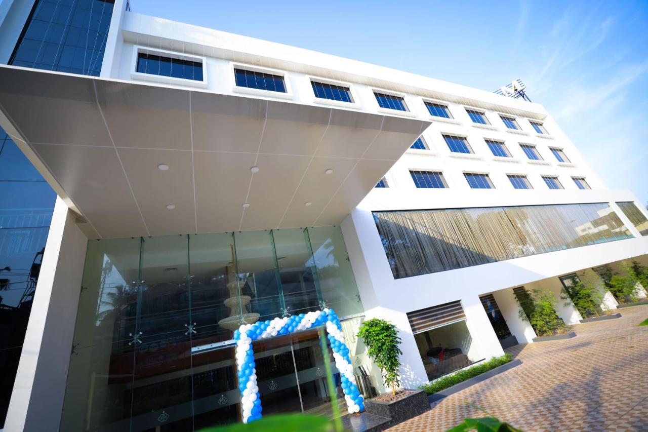 Kkm International Hotel Thiruvananthapuram Exterior foto