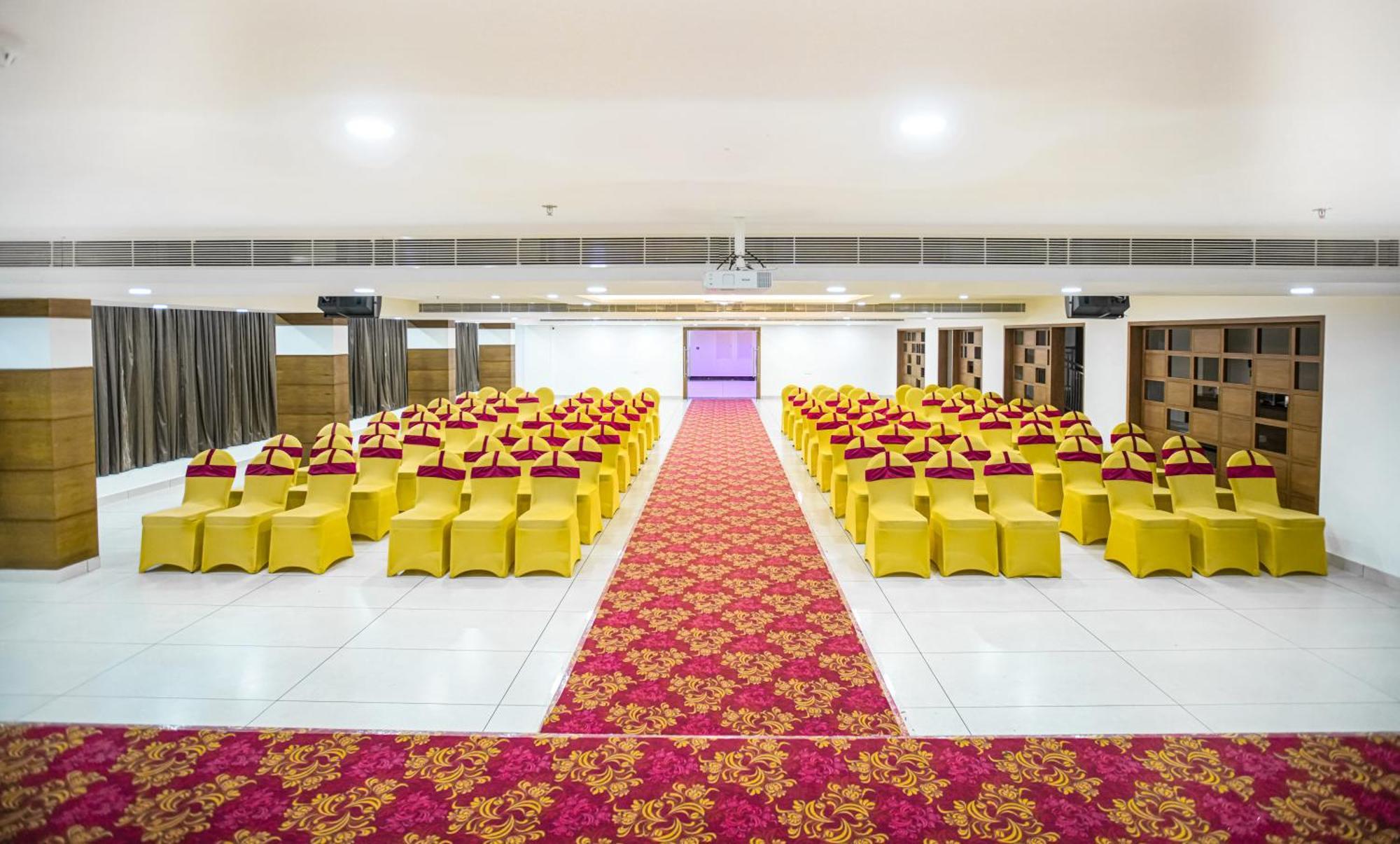 Kkm International Hotel Thiruvananthapuram Exterior foto